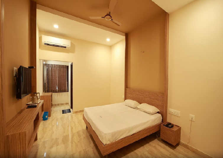 Valluvar Residency | DELUXE AC ROOM